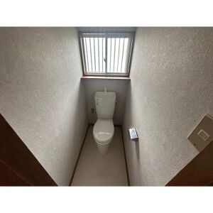 春日井市石尾台5丁目　貸家のトイレ