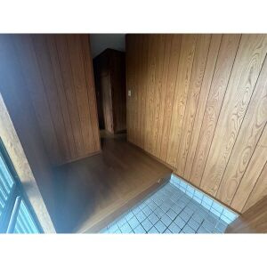 春日井市石尾台5丁目　貸家の玄関
