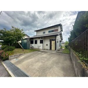 春日井市石尾台5丁目　貸家の駐車場