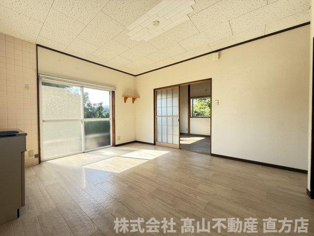 宮若市磯光の一戸建ての居間・リビング