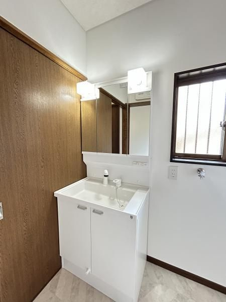 福岡市早良区野芥6丁目　中古戸建の独立洗面台|独立洗面台あり、毎朝おしゃれに忙しい女性の方におすすめです