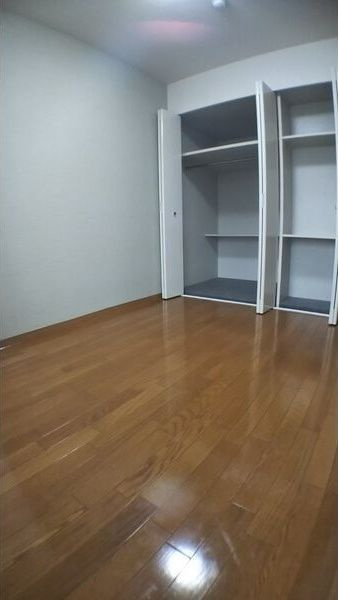 サンファースト京橋の洋室