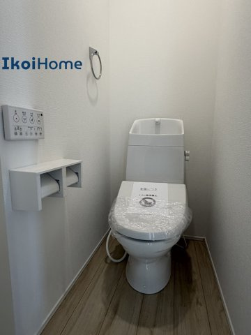 神戸市西区玉津町今津25-1期　2号棟　新築戸建のトイレ|◆同社施工例◆トイレが2か所あるので夜中も安心です。朝のトイレ渋滞も心配いりません。