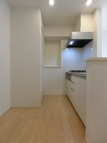 ジェントリーブリーズヴィラ　Ⅱのキッチン|イメージ202号室の写真（反転あり）