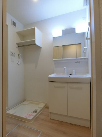 ジェントリーブリーズヴィラ　Ⅱの洗面所|イメージ202号室の写真（反転あり）