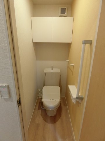 ジェントリーブリーズヴィラ　Ⅱのトイレ|イメージ202号室の写真（反転あり）