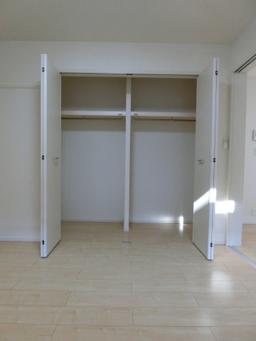 ジェントリーブリーズヴィラ　Ⅱの収納|イメージ202号室の写真（反転あり）