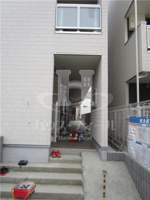 【エントランス】 | リブリ・ヴァン・リヴェール | エントランスです