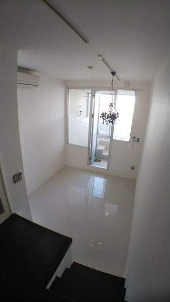 U residence 弁天町　(是空弁天)の洋室