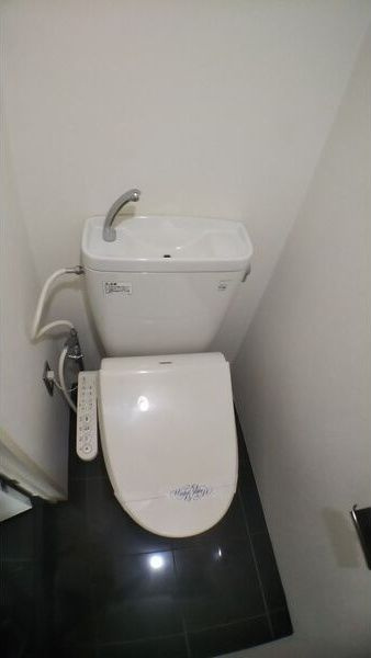 U residence 弁天町　(是空弁天)のトイレ