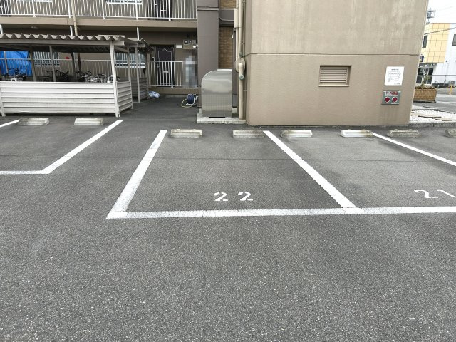 アーク大垣の駐車場