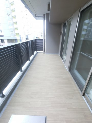 【バルコニー】