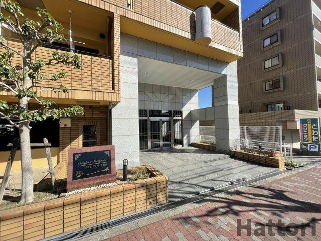 カルムフォーレ千里山のエントランス