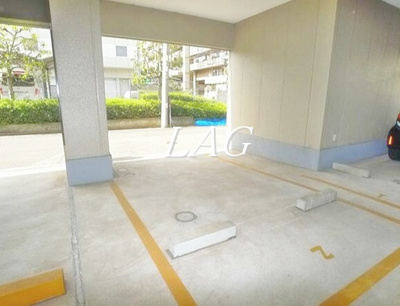 【駐車場】 | エスポワール港 | 駐車場です。