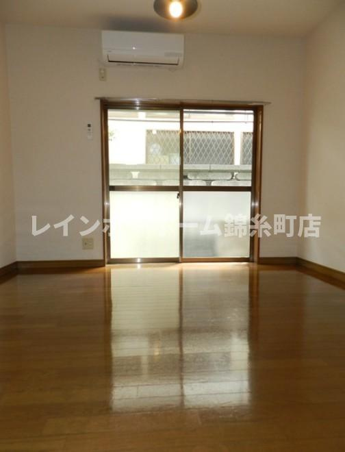 ポルトEKの居間・リビング