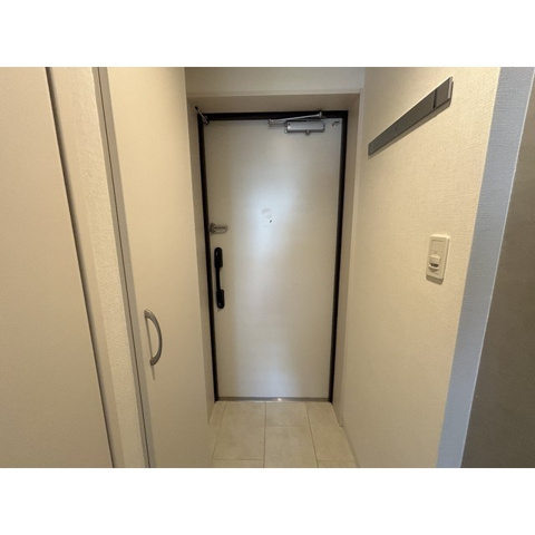 特典：仲介手数料が無料です!!の玄関