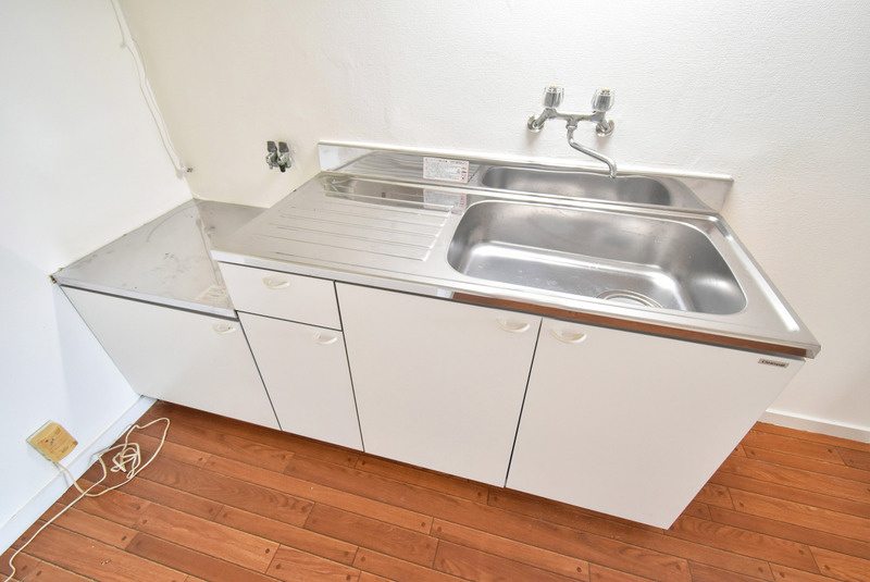 長門石ビレッジ【10,000円キャッシュバック物件】のキッチン|コンパクトなキッチンで掃除もラクラク