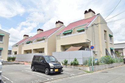 長門石ビレッジ【10,000円キャッシュバック物件】の駐車場|駐車場完備です