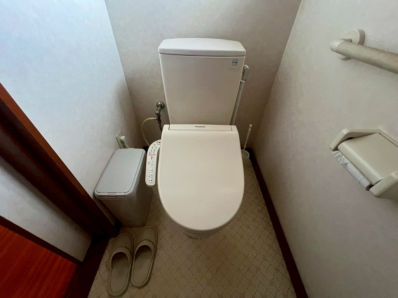 米子市東町中古戸建のトイレ|トイレです。
綺麗に使用されております。