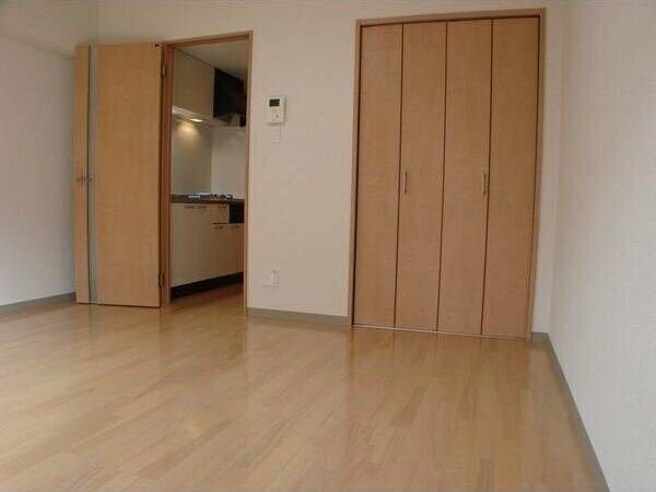 プリミエール矢田の居間・リビング