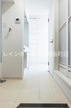 アミティエ東小岩の玄関|※別部屋参照写真になります。