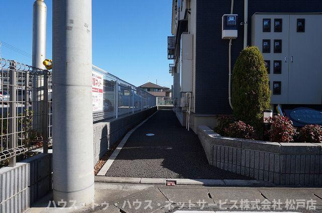 クーネル東松戸のエントランス