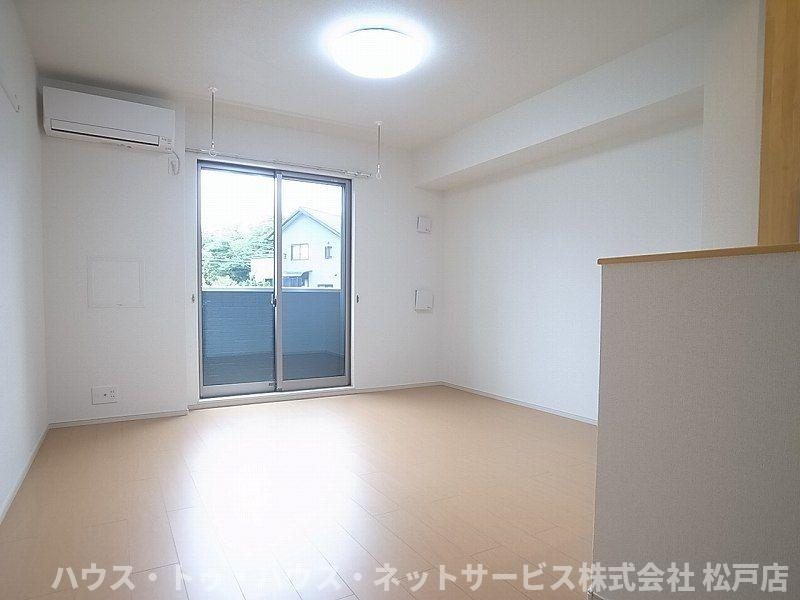 クーネル東松戸の居間・リビング