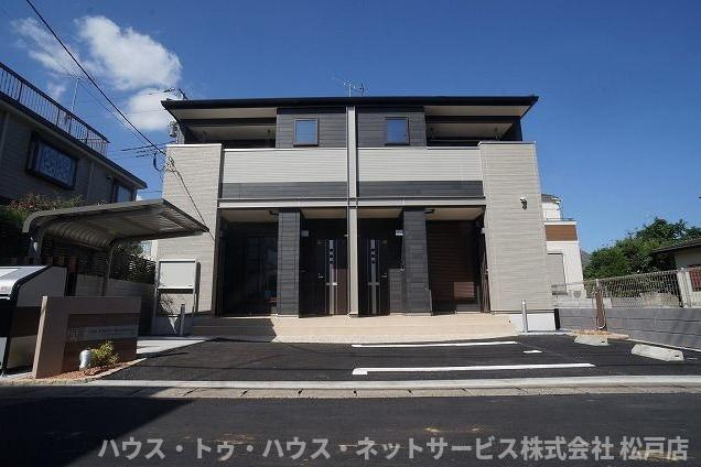 クローバーレジデンスのエントランス