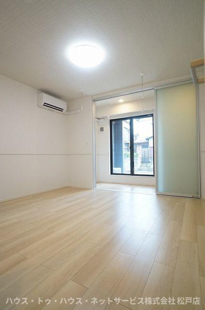 クローバーレジデンスの居間・リビング