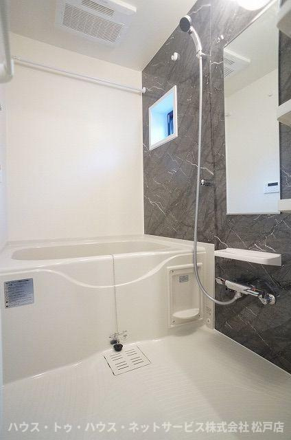 クローバーレジデンスの浴室