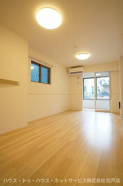 シャイン　ヴィレッジの居間・リビング