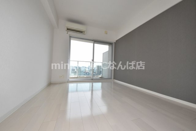 Primavera Nishi Shinsaibashiの居間・リビング