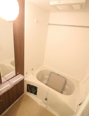 セレニテ天六リアンの浴室