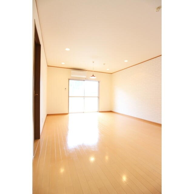 サンハイツ国領の居間・リビング