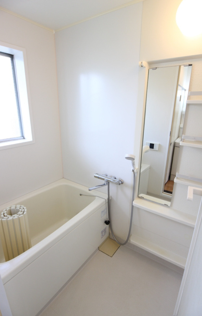 サンハイツ国領の浴室