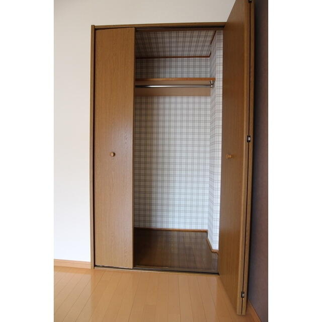 サンハイツ国領の収納