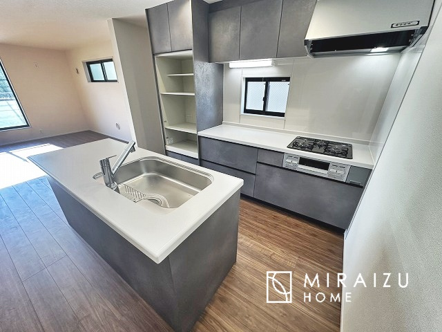 【外観】 | 平日・休日問わず、いつでもご見学が出来ます♪☆実際に見て、触れて感じる安心のお住まい探しを体験して下さい♪☆物件情報だけでなく、地域の特色などなどエリア情報もお伝え出来たら嬉しいです♪