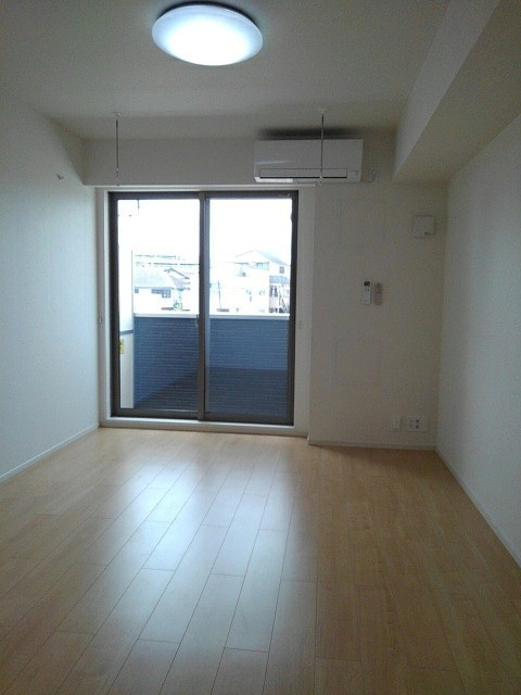 フォンターナ・コリーナⅠの居間・リビング