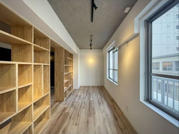 ラクメンビルの寝室