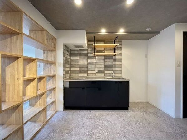 ラクメンビルのキッチン