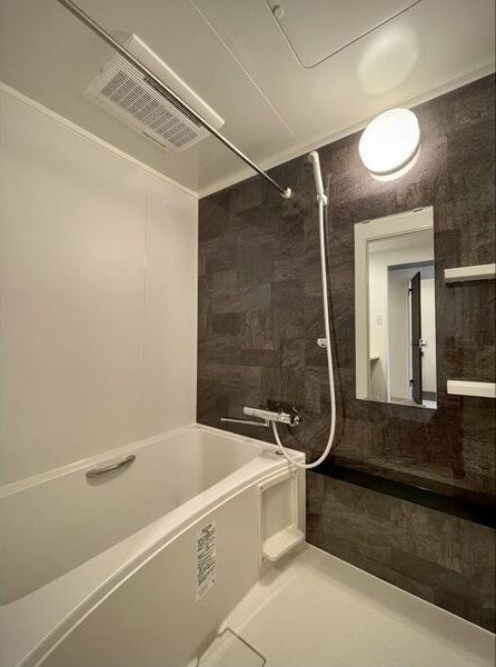 ラクメンビルの浴室