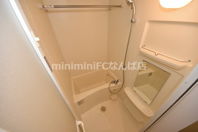 プレサンス本町プライムの浴室