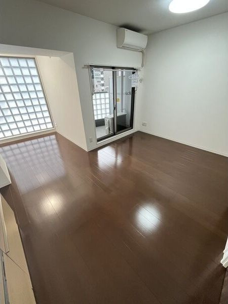 フェルザ今宮戎(旧:Krehl難波南)の洋室