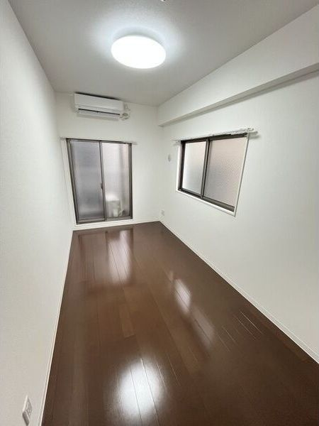 フェルザ今宮戎(旧:Krehl難波南)の寝室