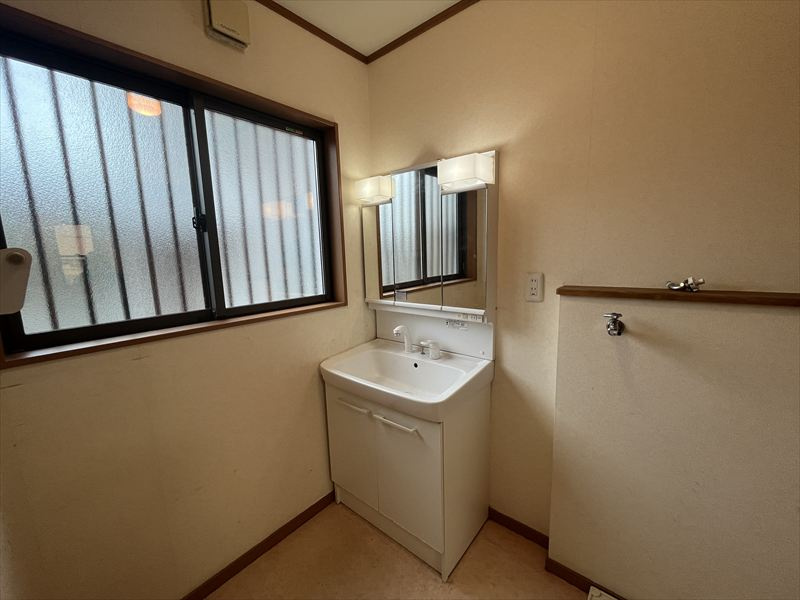 山形市小白川町2丁目4-4の洋室