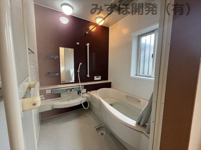 山形市小白川町2丁目4-4の浴室