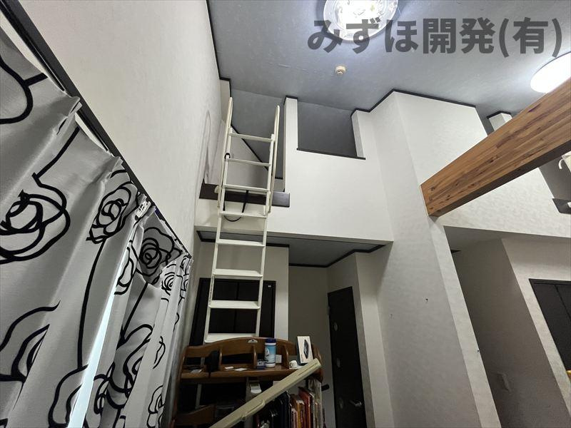 山形市小白川町2丁目4-4の洋室