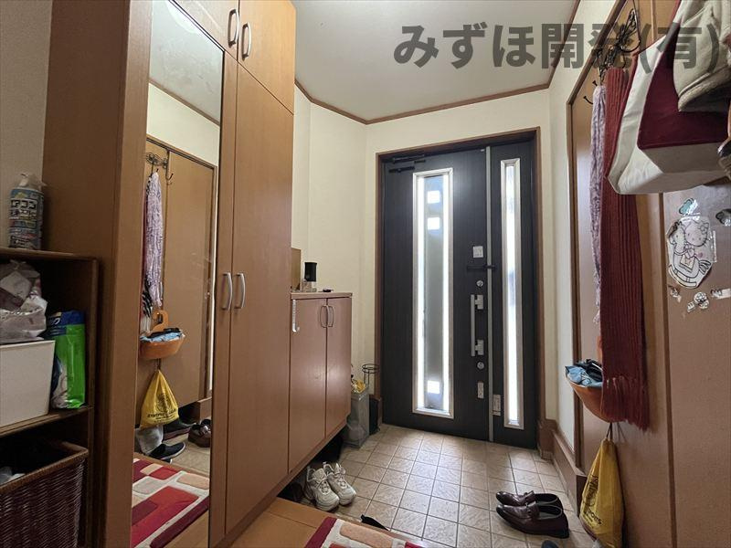 山形市小白川町2丁目4-4の玄関