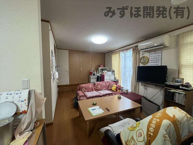 山形市小白川町2丁目4-4の居間・リビング