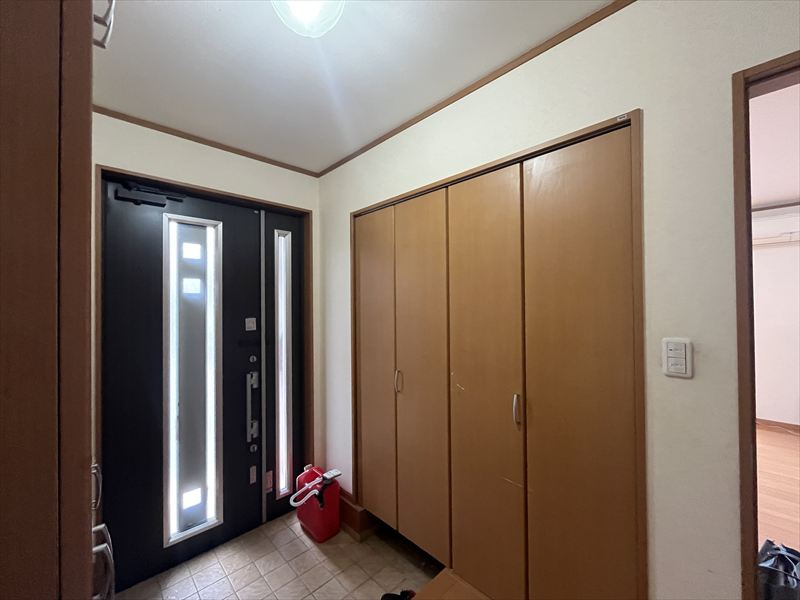 山形市小白川町2丁目4-4の居間・リビング